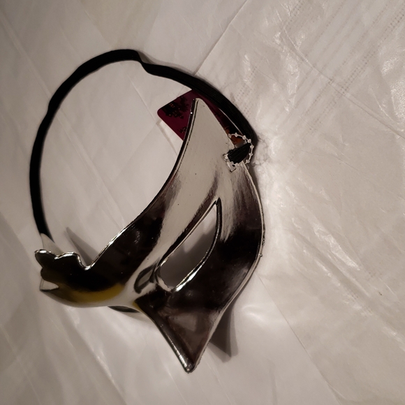 Upper face (Eyes + Nose) Party MASK Silver Metallic Halloween NEW Big Kid/Adult - Picture 2 of 7